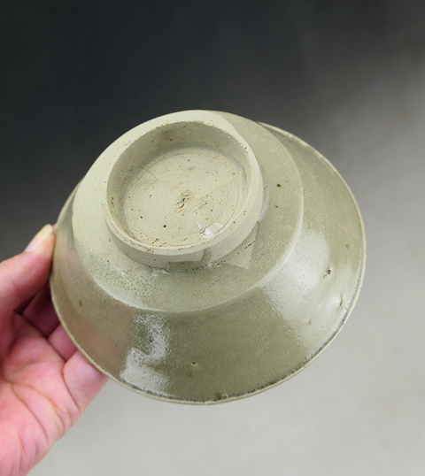 古玩陶瓷龍泉青瓷唇口碗真品鑒賞圖