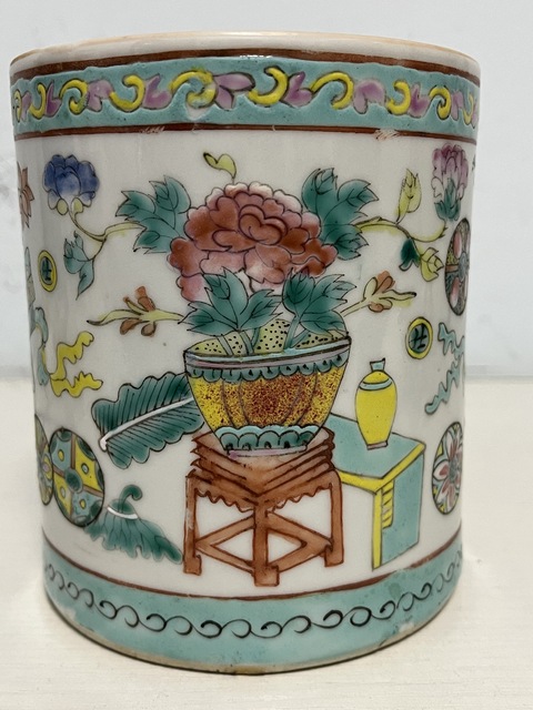 古玩陶瓷博古圖粉彩執杯真品鑒賞圖