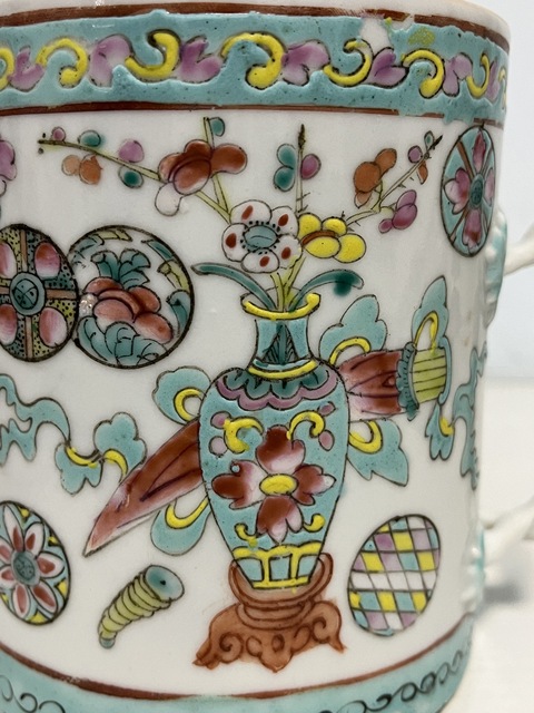 古玩陶瓷博古圖粉彩執杯真品鑒賞圖