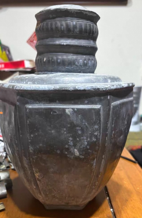 古玩陶瓷六方錫瓶真品鑒賞圖