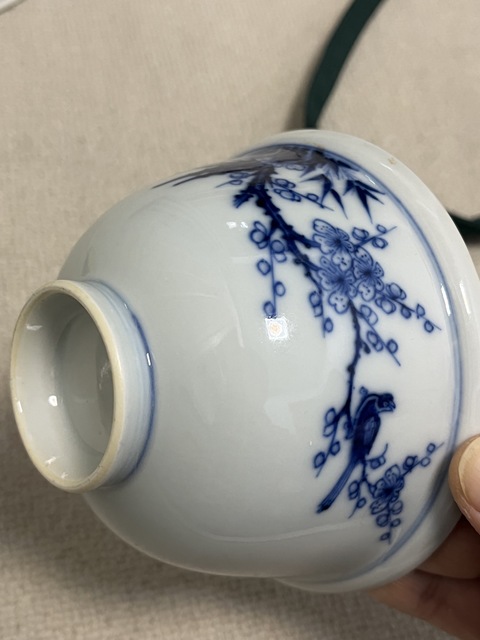 古玩陶瓷竹梅喜鵲紋青花蓋碗真品鑒賞圖
