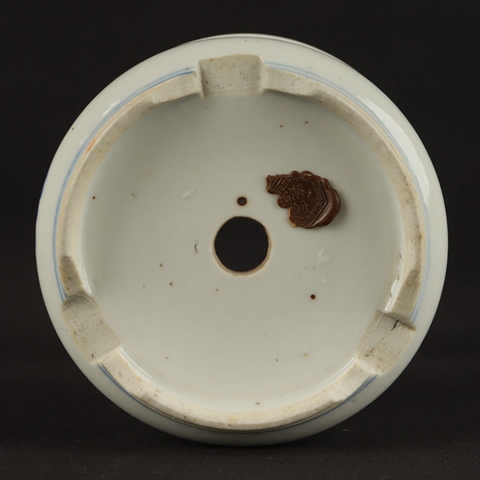 古玩陶瓷山水紋青花三足花盆真品鑒賞圖