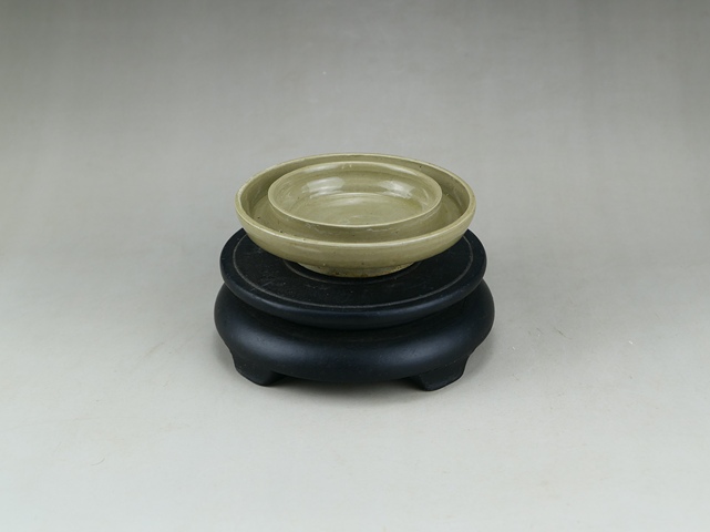 古玩陶瓷精品:明代龍泉窯青瓷托盤（高品質）拍賣，當前價格33元