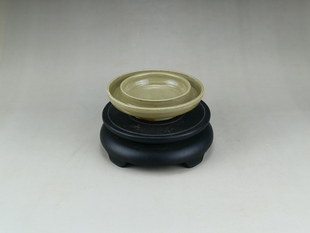 古玩陶瓷精品:明代龍泉窯青瓷托盤（高品質）拍賣，當前價格33元