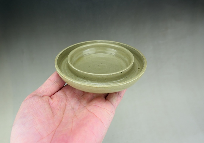 古玩陶瓷精品:明代龍泉窯青瓷托盤（高品質）拍賣，當前價格33元