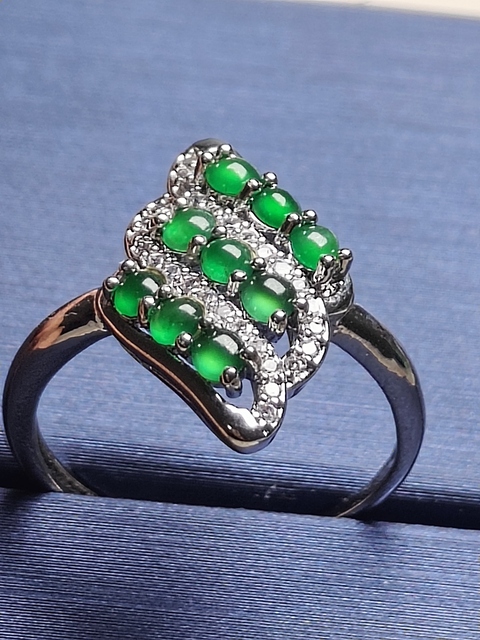 古玩玉器天然翡翠鑲嵌戒指(帶翡翠鑒定證書)拍賣，當前價格580元