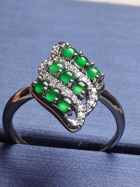 古玩玉器天然翡翠鑲嵌戒指(帶翡翠鑒定證書)拍賣，當前價格580元