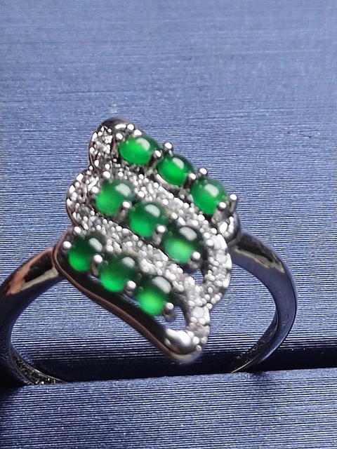 古玩玉器天然翡翠鑲嵌戒指(帶翡翠鑒定證書)拍賣，當前價格580元