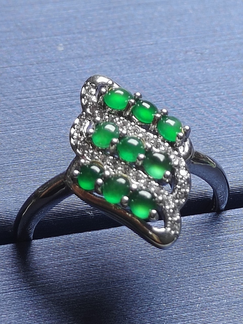 古玩玉器天然翡翠鑲嵌戒指(帶翡翠鑒定證書)拍賣，當前價格580元