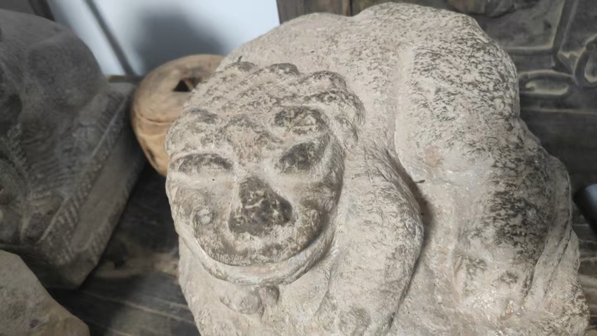 古玩雜項石雕臥獅真品鑒賞圖