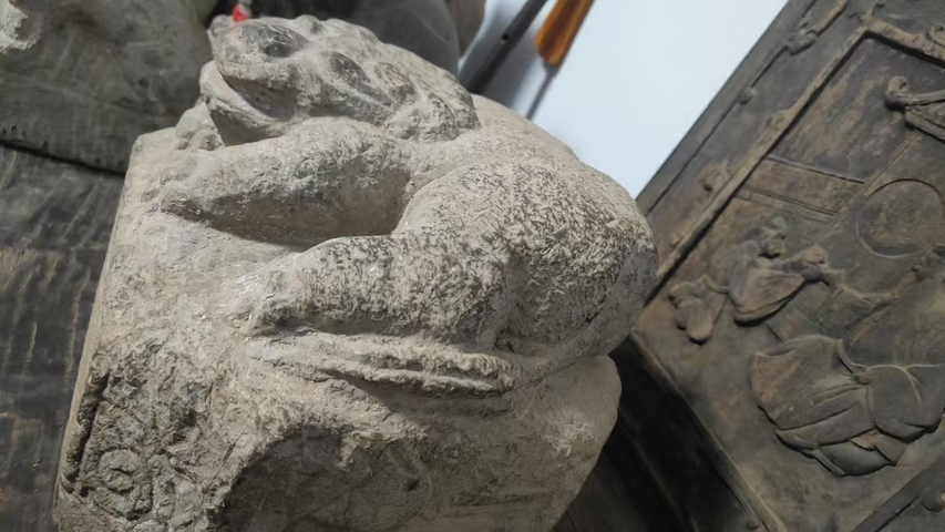 古玩雜項石雕臥獅真品鑒賞圖