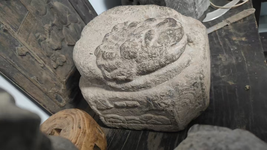 古玩雜項石雕臥獅真品鑒賞圖