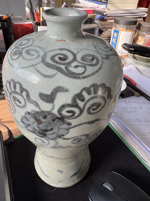 古玩陶瓷花卉紋青花梅瓶真品鑒賞圖