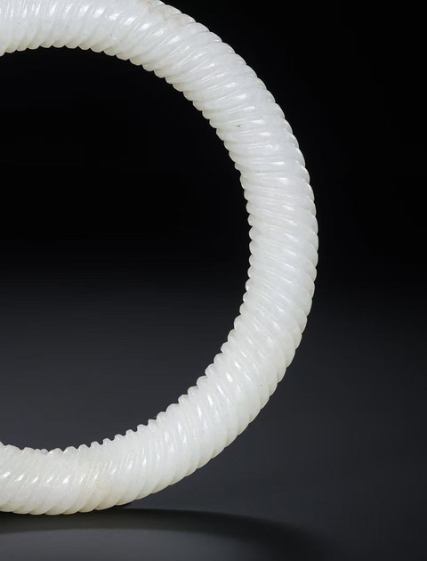 古玩玉器清代和田玉絞絲紋手鐲真品鑒賞圖