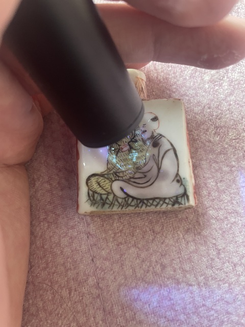 古玩陶瓷五彩人物方鼻煙壺真品鑒賞圖