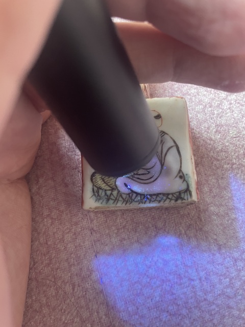 古玩陶瓷五彩人物方鼻煙壺真品鑒賞圖