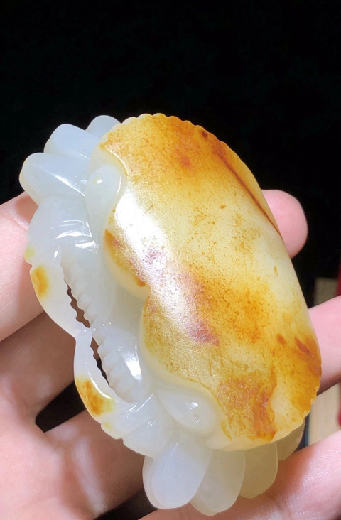 古玩玉器染色仿和田玉籽料“螃蟹”真品鑒賞圖