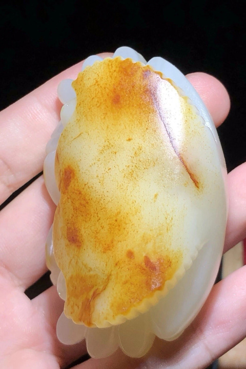 古玩玉器染色仿和田玉籽料“螃蟹”真品鑒賞圖