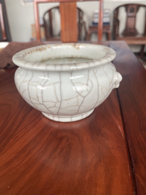 古玩陶瓷雙鋪首官釉圈足香爐真品鑒賞圖