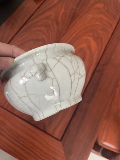 古玩陶瓷雙鋪首官釉圈足香爐真品鑒賞圖