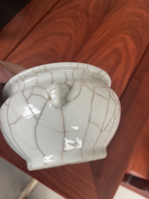 古玩陶瓷雙鋪首官釉圈足香爐真品鑒賞圖