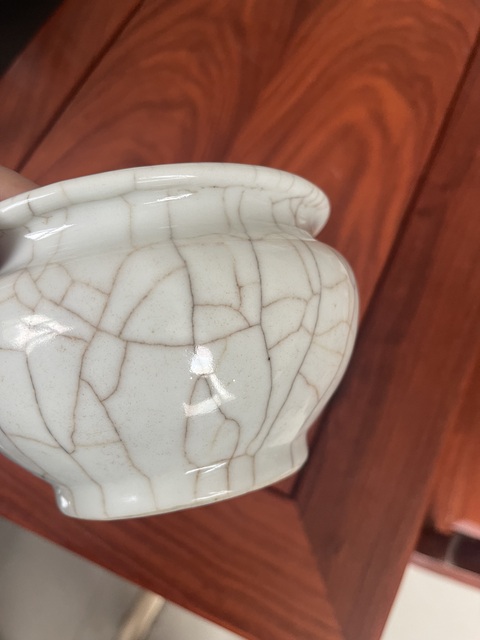 古玩陶瓷雙鋪首官釉圈足香爐真品鑒賞圖