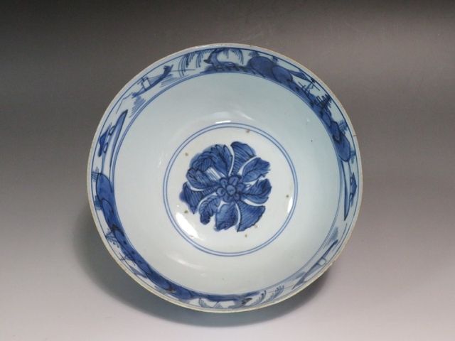 古玩陶瓷花卉紋青花碗真品鑒賞圖