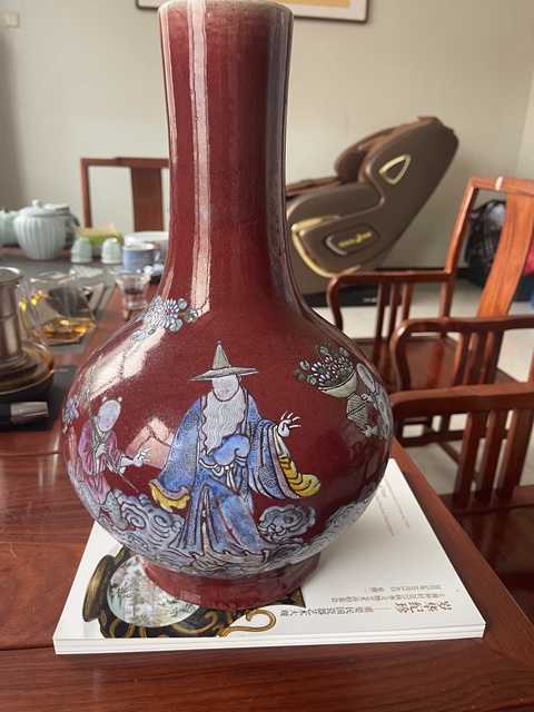 古玩陶瓷晚清紅釉粉彩瓶真品鑒賞圖