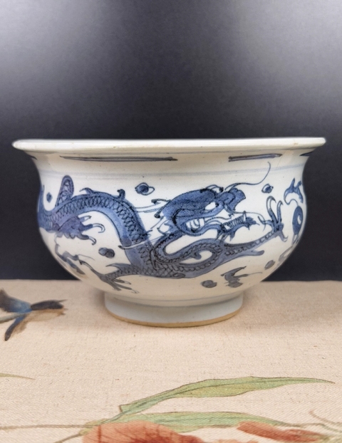 古玩陶瓷二龍戲珠青花圈足缽式香爐真品鑒賞圖