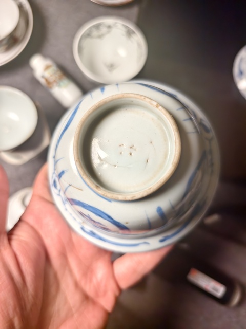 古玩陶瓷花鳥(niǎo)紋青花折沿小碗真品鑒賞圖