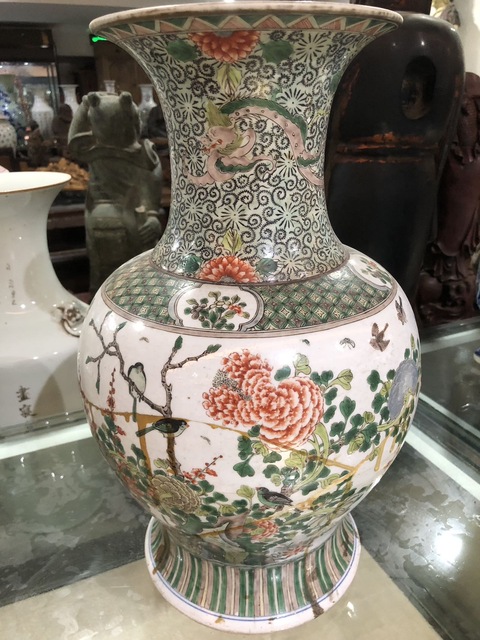 古玩陶瓷花鳥(niǎo)紋五彩瓶真品鑒賞圖