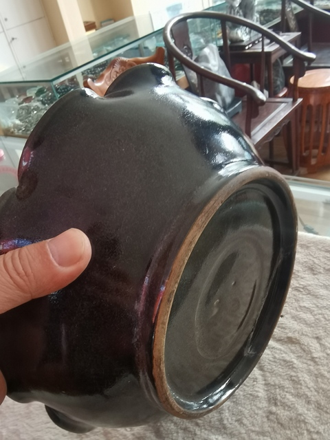 古玩陶瓷黑釉花口碗真品鑒賞圖