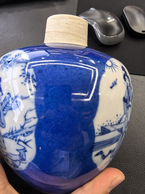 古玩陶瓷藍釉開光人物罐真品鑒賞圖