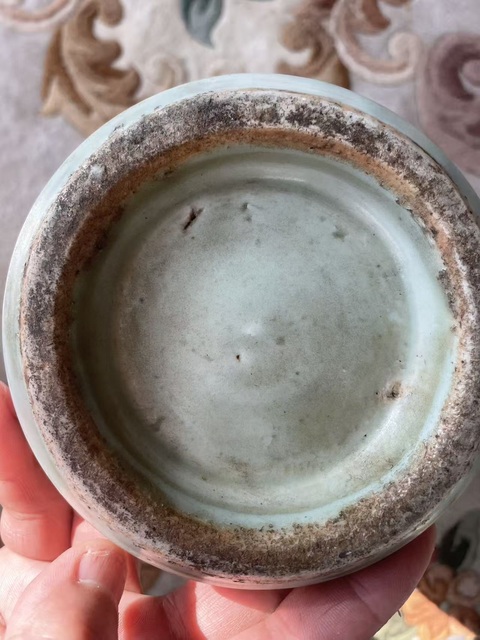 古玩陶瓷雙色釉刻花梅瓶真品鑒賞圖