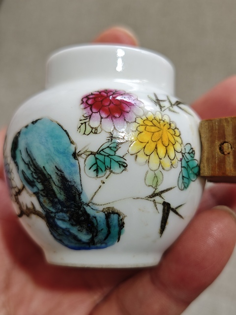 古玩陶瓷粉彩花鳥紋鳥食罐真品鑒賞圖