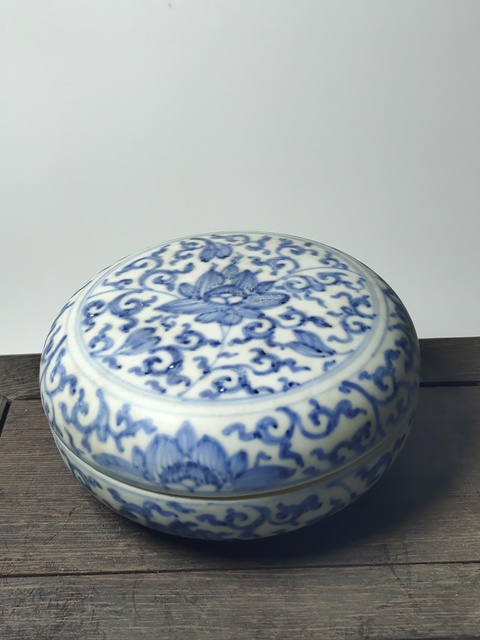 古玩陶瓷康熙青花纏枝蓮紋蓋盒拍賣，當前價格1300元