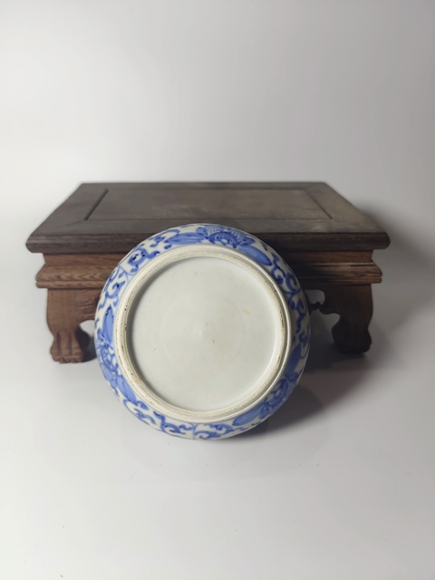 古玩陶瓷康熙青花纏枝蓮紋蓋盒拍賣，當前價格1300元