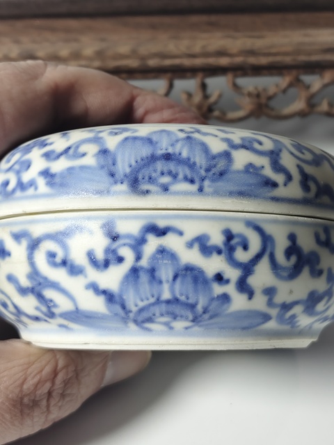 古玩陶瓷康熙青花纏枝蓮紋蓋盒拍賣，當前價格1300元