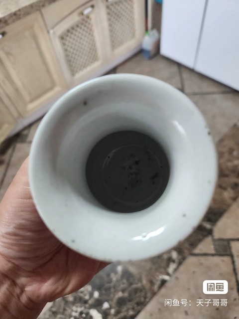 古玩陶瓷粉彩人物渣斗真品鑒賞圖