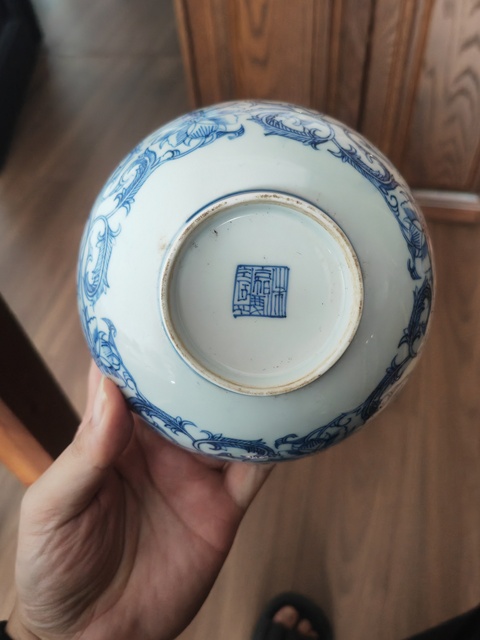 古玩陶瓷花卉紋青花碗真品鑒賞圖