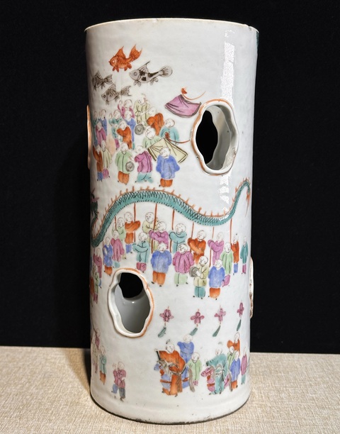 古玩陶瓷粉彩百子鬧春帽筒真品鑒賞圖