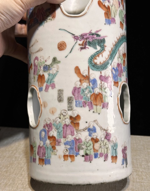 古玩陶瓷粉彩百子鬧春帽筒真品鑒賞圖