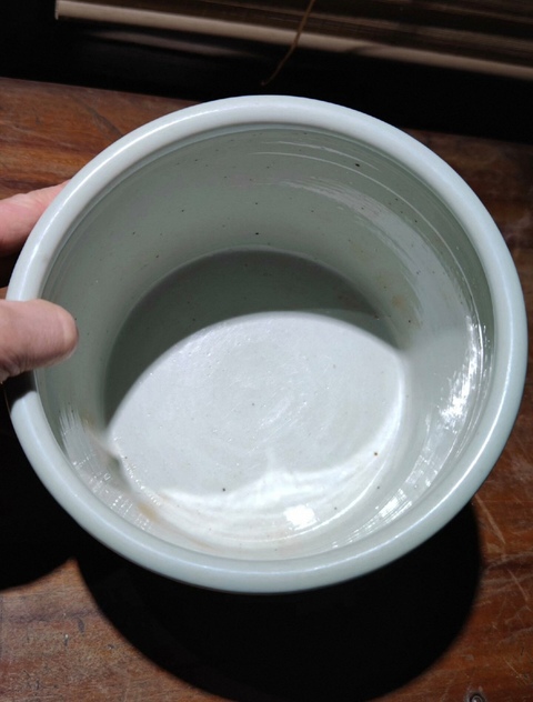 古玩陶瓷豆青釉暗刻花卉紋爐真品鑒賞圖