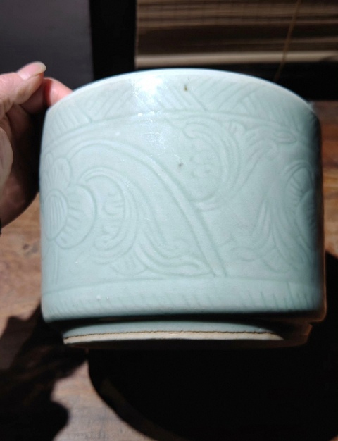 古玩陶瓷豆青釉暗刻花卉紋爐真品鑒賞圖