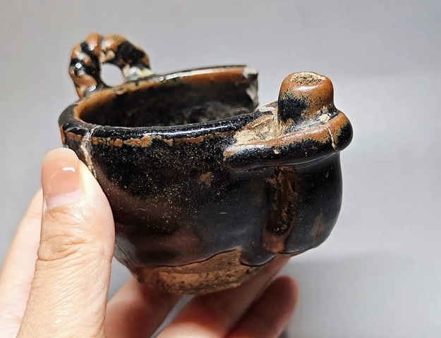 古玩陶瓷清代黑釉油燈真品鑒賞圖