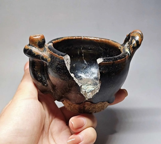 古玩陶瓷清代黑釉油燈真品鑒賞圖