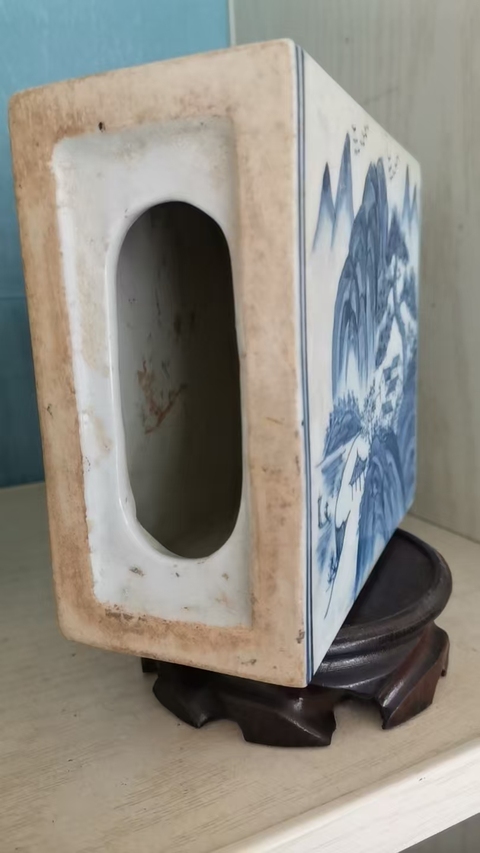 古玩陶瓷山水紋青花書擋真品鑒賞圖