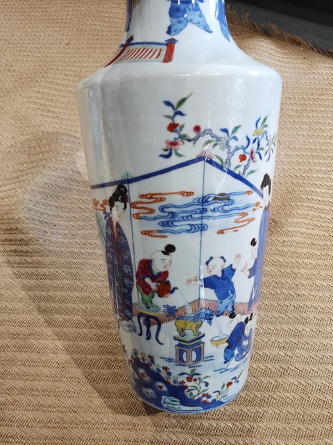 古玩陶瓷青花五彩人物觀音瓶真品鑒賞圖