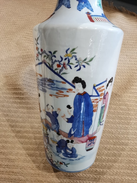 古玩陶瓷青花五彩人物觀音瓶真品鑒賞圖