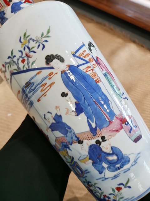 古玩陶瓷青花五彩人物觀音瓶真品鑒賞圖